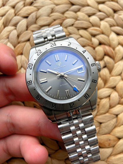"Meridian" | Graphite GMT | 38,5 mm